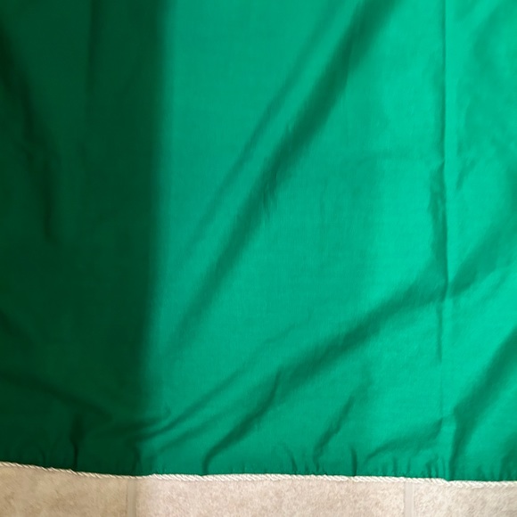 VTG Cotton Green and white square table cloth or cover. No stains or tears. - Picture 7 of 8